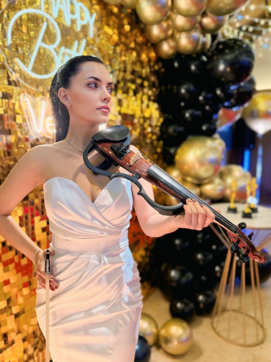 скрипачка — эмоциональная музыка для особых моментов