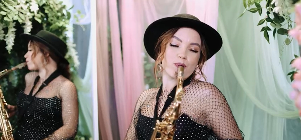 Саксофонистка IVA SAX и live музыканты на торжественном мероприятии в Киеве